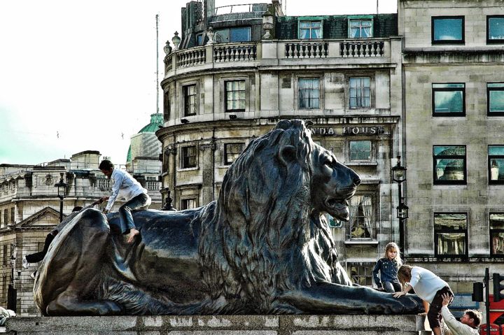 Fotografia intitolato "Le lion de Trafalga…" da Alain Brasseur, Opera d'arte originale