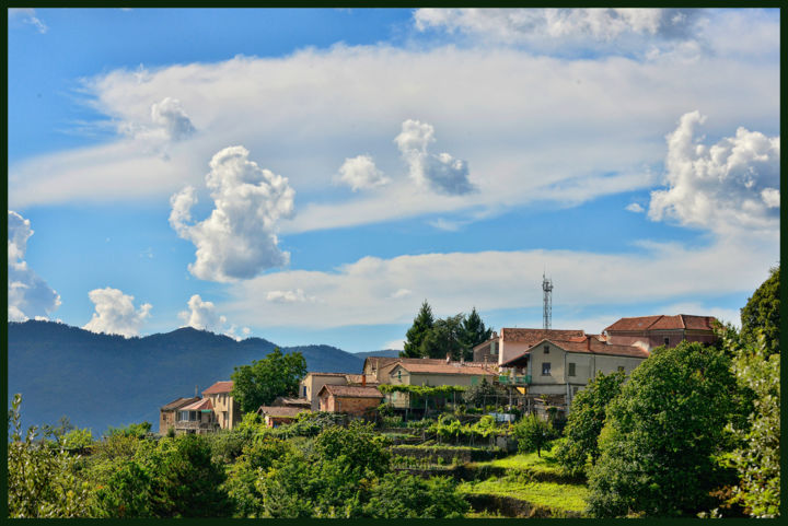 Fotografia intitulada "Village de Dieusses" por Alain Brasseur, Obras de arte originais