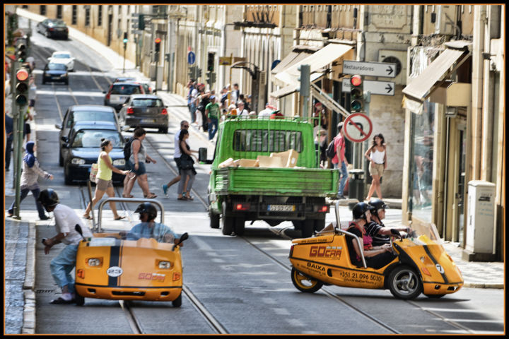 Photographie intitulée "Trafic urbain....Li…" par Alain Brasseur, Œuvre d'art originale