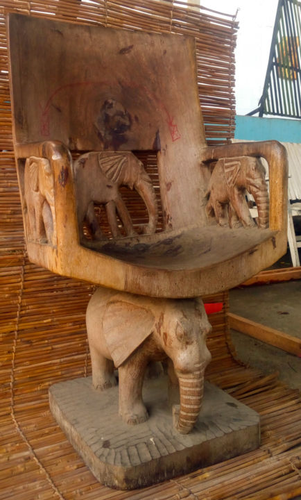Sculpture titled "siège royal" by Oulianock Kpobly, Original Artwork, Wood