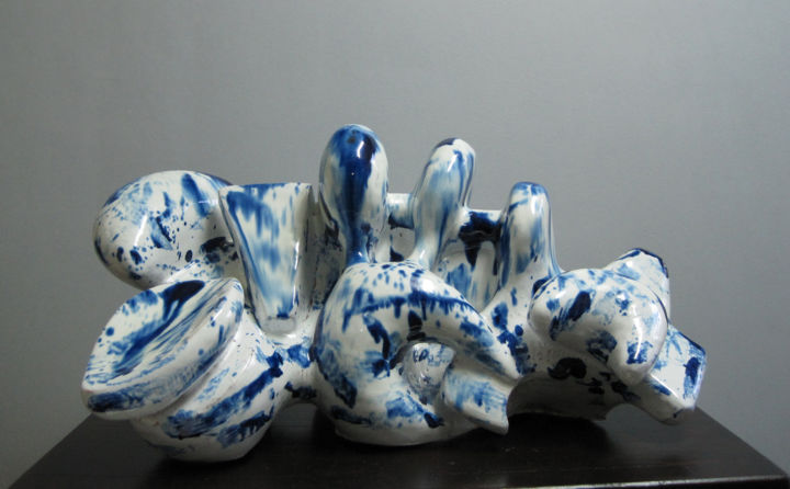Sculptuur getiteld "bioforme blu" door Paolo Camporese, Origineel Kunstwerk, Keramiek