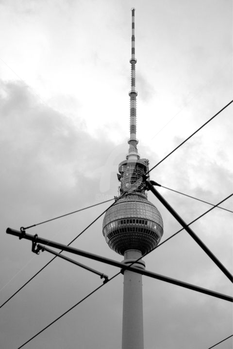 Fotografie mit dem Titel "Berliner Fernsehturm" von Paolo Gallo, Original-Kunstwerk, Digitale Fotografie