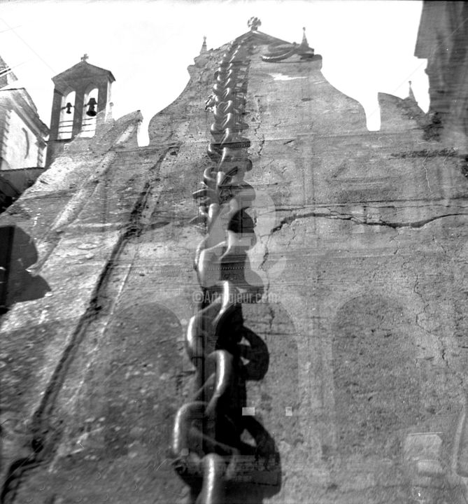 Фотография под названием "Church in chains" - Paolo Gallo, Подлинное произведение искусства, Пленочная фотография