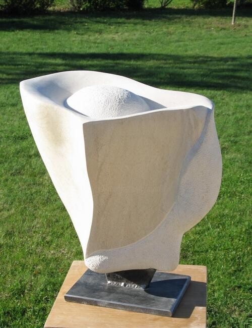 Skulptur mit dem Titel "Levigato" von Pascal Cavalli, Original-Kunstwerk, Stein