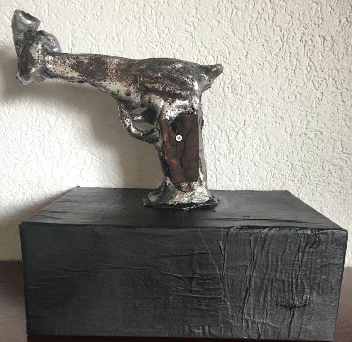 Sculpture intitulée "Stop aux armes" par Pascale De Iudicibus, Œuvre d'art originale, Terre cuite