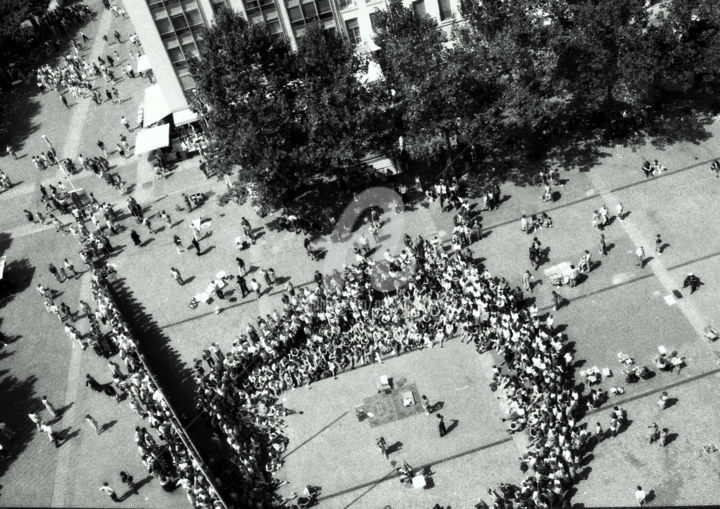 Fotografia intitolato "Place Centre Pompid…" da Pascaline, Opera d'arte originale, fotografia a pellicola