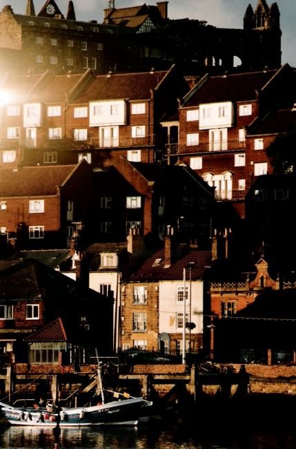 Fotografie getiteld "Whitby (England)" door Pato Van Hecke, Origineel Kunstwerk