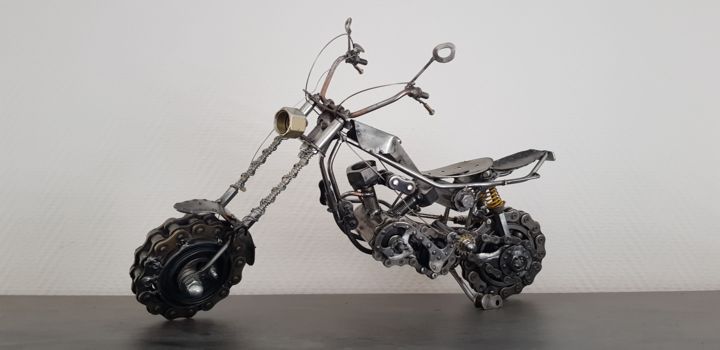 Sculpture intitulée "Sculpture Moto Chop…" par Pat, Œuvre d'art originale, Métaux