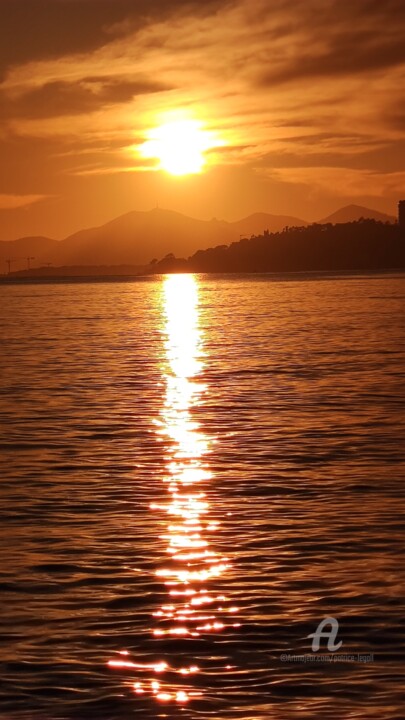 Photography titled "Coucher à Antibes" by Patrice Le Gall, Original Artwork, Non Manipulated Photography