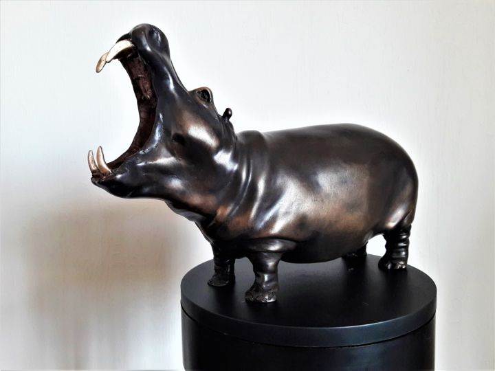 Sculpture titled "Hippo" by Bueno Patrice, Original Artwork, Metals