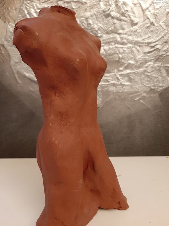 Sculptuur getiteld "Femme" door Patrice Poidevin, Origineel Kunstwerk, Terra cotta