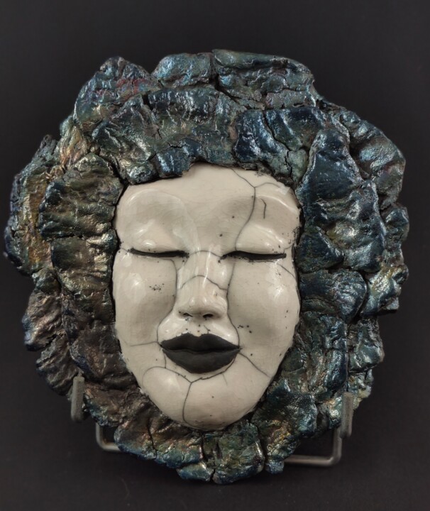 Sculpture titled "masque mural" by Patricia Grenier, Original Artwork, Ceramics