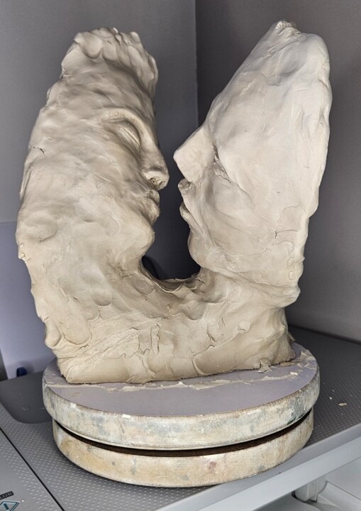 Escultura titulada "Kiss me" por Patrick Lameynardie, Obra de arte original, Arcilla