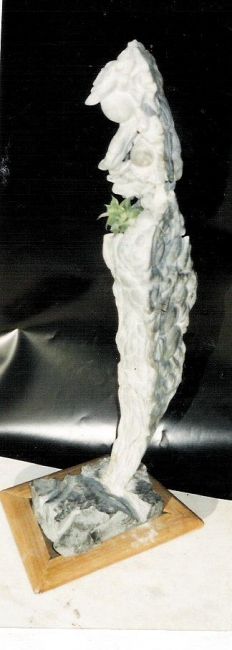 Sculpture titled "PIERRE LEVÉE -" by Debri, Original Artwork