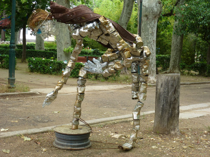 Sculpture titled "Frere  Ramasseur" by Debri, Original Artwork, Metals