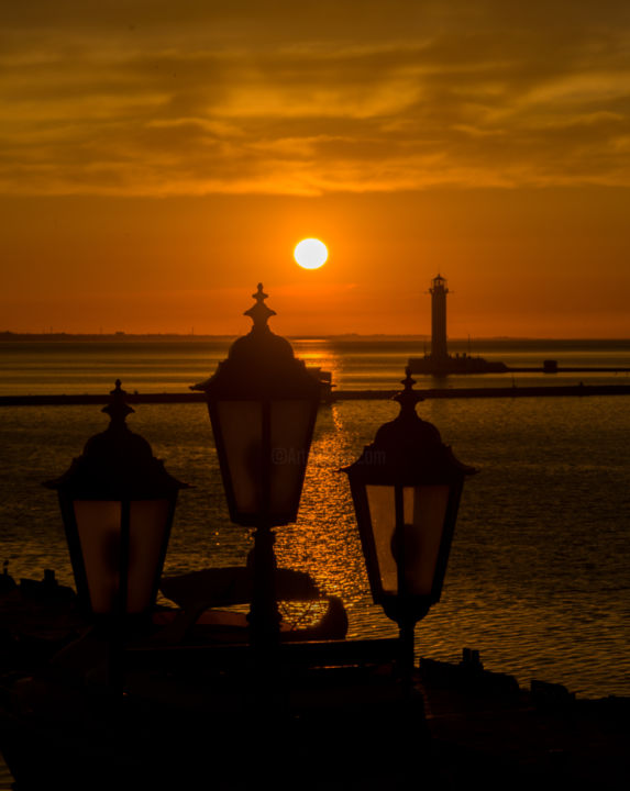 摄影 标题为“Lighthouse at dawn…” 由Pavel Olhovski, 原创艺术品, 数码摄影