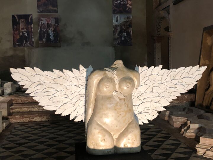 Скульптура под названием "Anjo e demónio" - Pedro Botelho, Подлинное произведение искусства, Камень Установлен на Металл