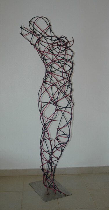 Escultura titulada "INTI" por Pedro Miranda Da Silva, Obra de arte original, Alambre