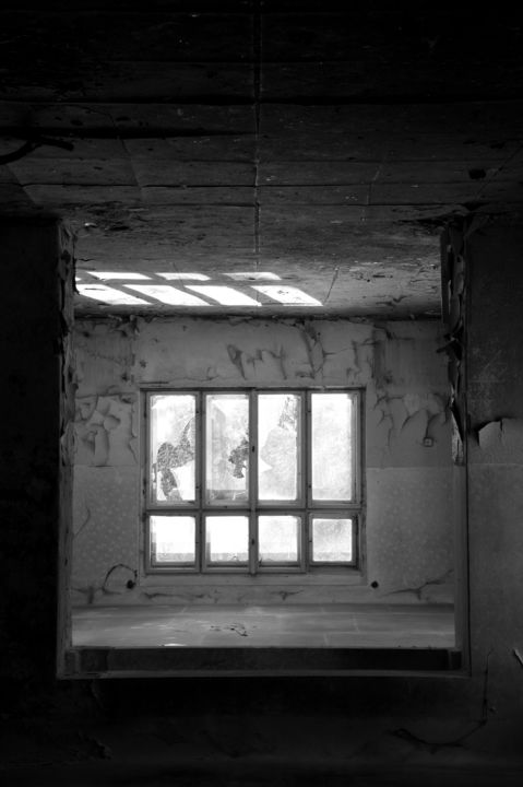 Fotografie getiteld "In the sanatorium -…" door Pedro Noir, Origineel Kunstwerk, Digitale fotografie Gemonteerd op Frame voo…