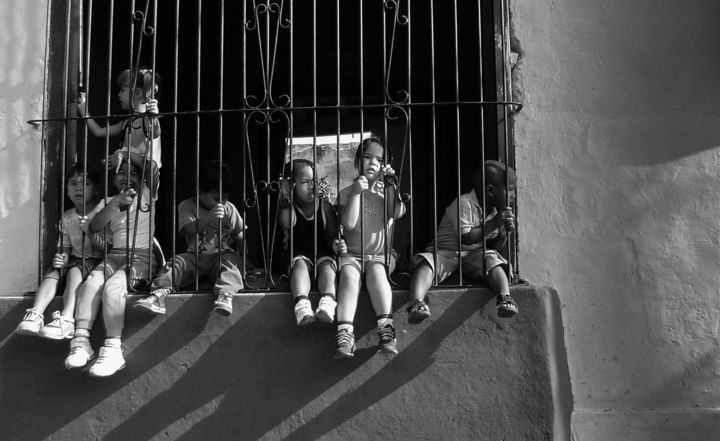Photographie intitulée "L'ennui à Cuba." par Jean Louis Pélissier, Œuvre d'art originale, Photographie argentique