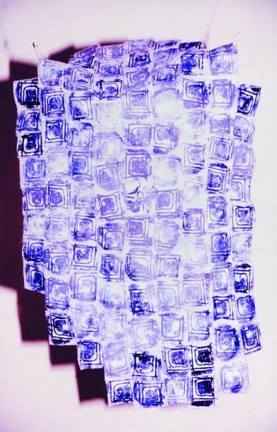 Sculpture titled "Fragment bleu 2" by Prisca Salomé, Original Artwork, Mixed Media