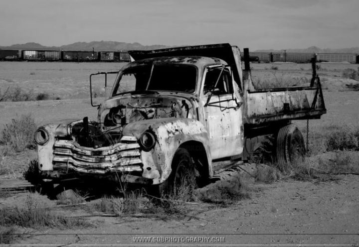 Photographie intitulée "Used Truck" par Sdb Photography, Œuvre d'art originale