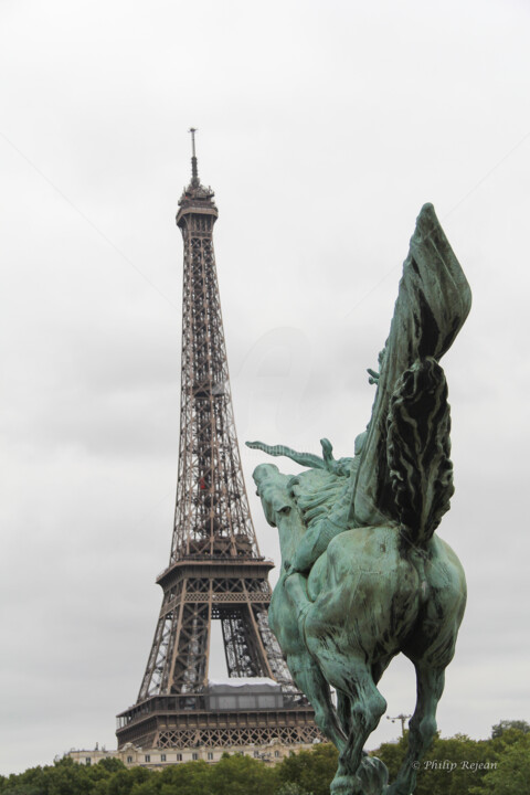 Photographie intitulée "Paris 07" par Philip Rejean, Œuvre d'art originale, Photographie numérique Monté sur Carton