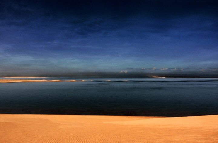 Photographie intitulée "THE BEACH......." par Philippe Berthier, Œuvre d'art originale, Photographie numérique
