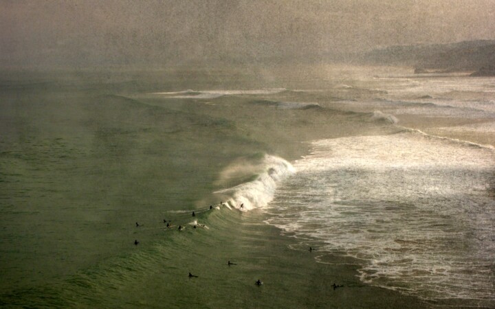 Photographie intitulée "Surf à Biarritz....…" par Philippe Berthier, Œuvre d'art originale, Photographie numérique