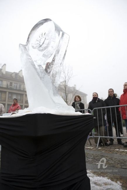 「IMG_2281.jpg」というタイトルの彫刻 Philippe Oliveによって, オリジナルのアートワーク, 氷