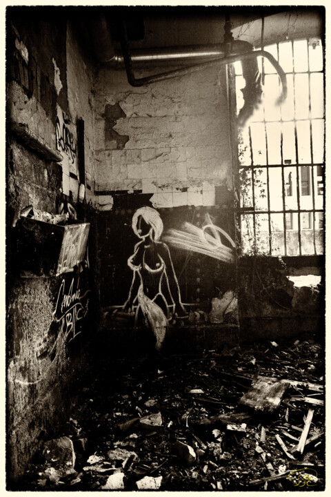 Φωτογραφία με τίτλο "Usine Mermoz - Femm…" από Philippe Rozier (Photo-EOS), Αυθεντικά έργα τέχνης, Ψηφιακή φωτογραφία