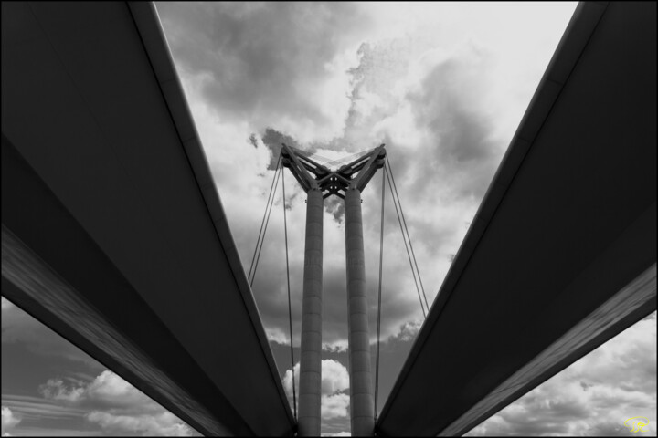 Photographie intitulée "Pont flaubert N&B 3" par Philippe Rozier (Photo-EOS), Œuvre d'art originale, Photographie numérique