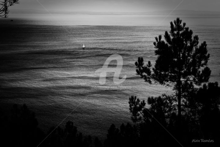 Photographie intitulée "Folds of the sea (P…" par Alain Romeas (PhotoAR), Œuvre d'art originale, Photographie numérique