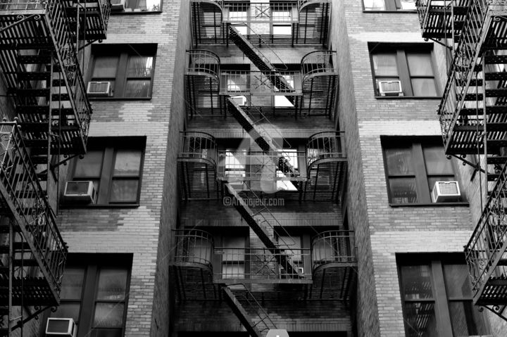 Arts numériques intitulée "Fire escape" par Alain Romeas (PhotoAR), Œuvre d'art originale, Photo montage