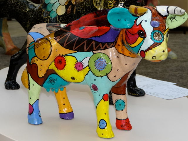 Sculpture intitulée "la vache ailée" par Philippe Sidot Et Charlotte Carsin, Œuvre d'art originale