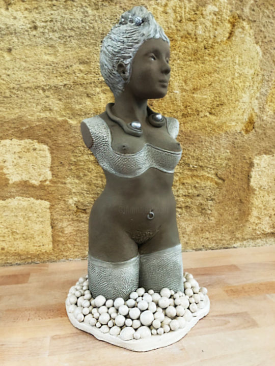 Skulptur mit dem Titel "Punky" von Pierre Florence, Original-Kunstwerk, Terra cotta