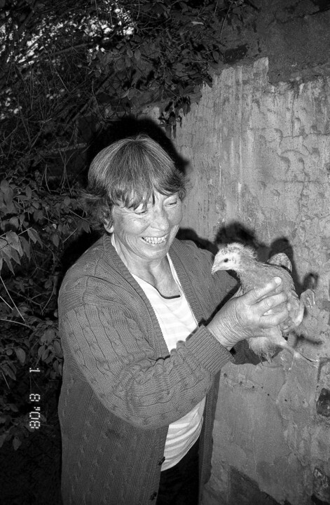 Fotografía titulada "Gil et le poussin" por Pierre-Marie Berberian, Obra de arte original, Fotografía analógica Montado en A…