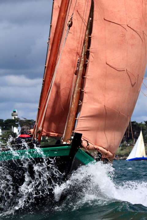 Photographie intitulée "Sinagot devant Port…" par Pierre-Yves Rospabé, Œuvre d'art originale, Photographie numérique