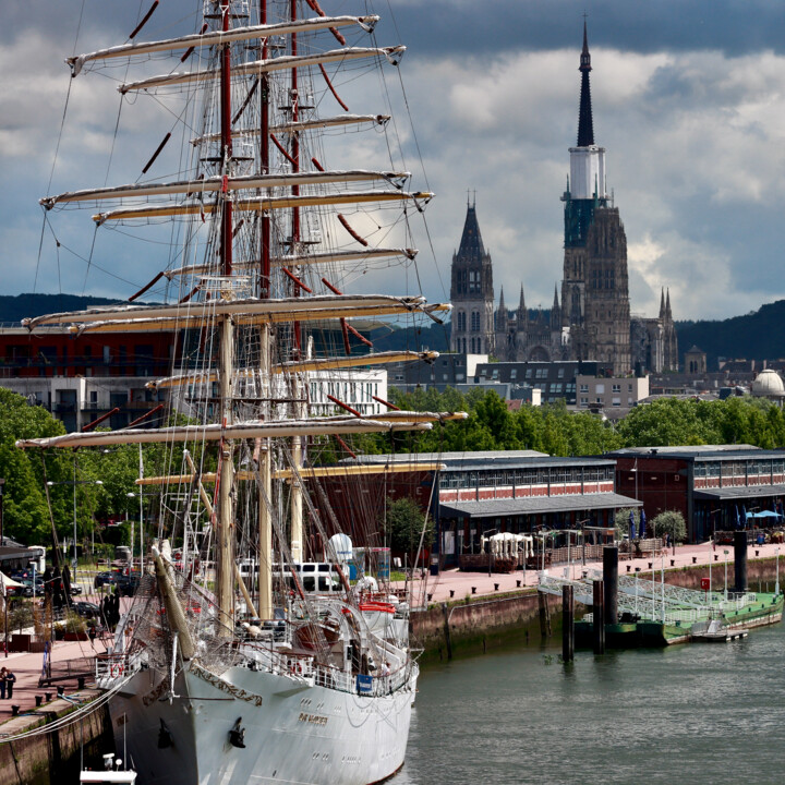 Photographie intitulée "Rouen, en attendant…" par Pierre-Yves Rospabé, Œuvre d'art originale, Photographie numérique