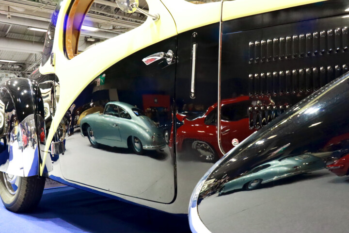 Photographie intitulée "Reflet Porsche" par Pierre-Yves Rospabé, Œuvre d'art originale, Photographie non manipulée