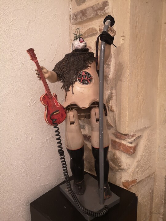 Sculpture titled "punk song" by Pilado, Original Artwork, Plastic