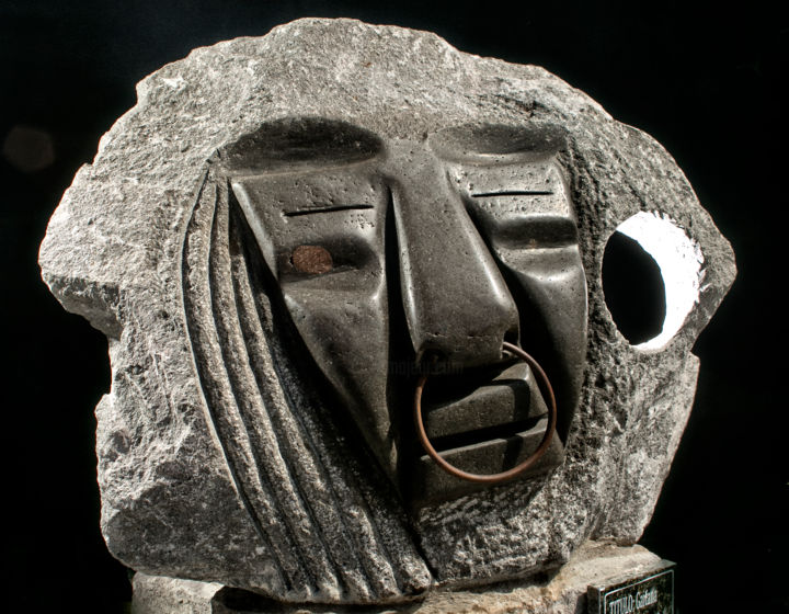 Skulptur mit dem Titel "Gaitana" von Pintor Ortega Maila, Original-Kunstwerk, Stein