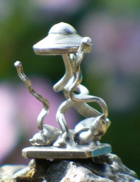 Sculpture intitulée "foukitulévaches-fAb…" par Pinupinox, Œuvre d'art originale