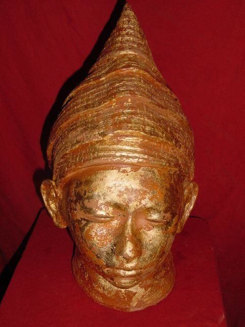 Skulptur mit dem Titel "yacinn" von Manuel Richard (Ambassade De La Planéte Kih), Original-Kunstwerk, Keramik