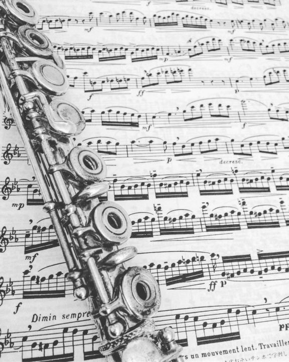 Flute, Photography by Paraskevi Moschopoulou | Artmajeur