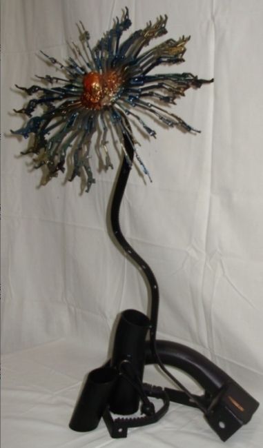 Escultura intitulada "G.Prieto- Flor" por Prieto Crivelle, Obras de arte originais, Metais