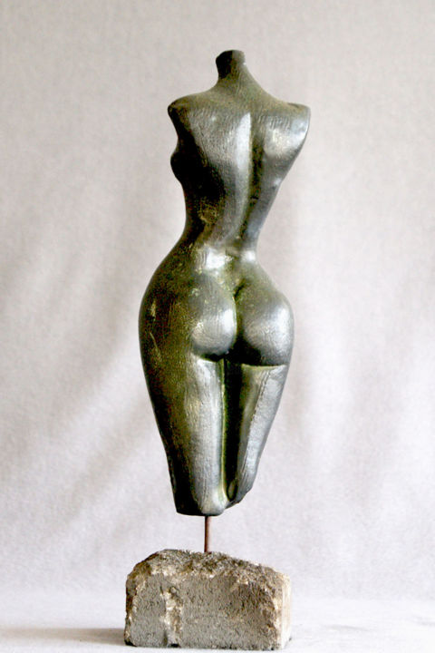 Escultura intitulada "woman.jpg" por Puchi, Obras de arte originais