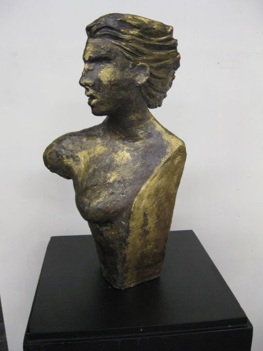 Skulptur mit dem Titel "AMAZON WOMAN" von Puchi, Original-Kunstwerk