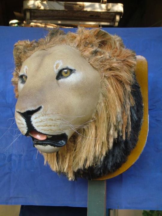 Γλυπτική με τίτλο "Asiatic Lion Head" από Suresh Pandit, Αυθεντικά έργα τέχνης