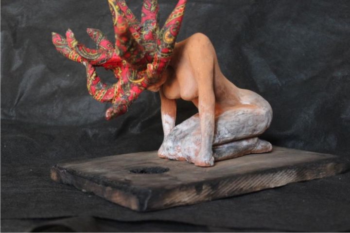 Sculpture titled "ardiendo-en-mis-ide…" by Quetza, Original Artwork, Mixed Media